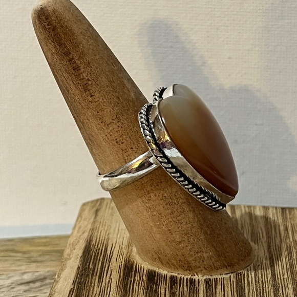SILVER PLATED STAMPED 925 CARNELIAN GEMSTONE HEART RING SIZE 9 - Picture 2 of 9